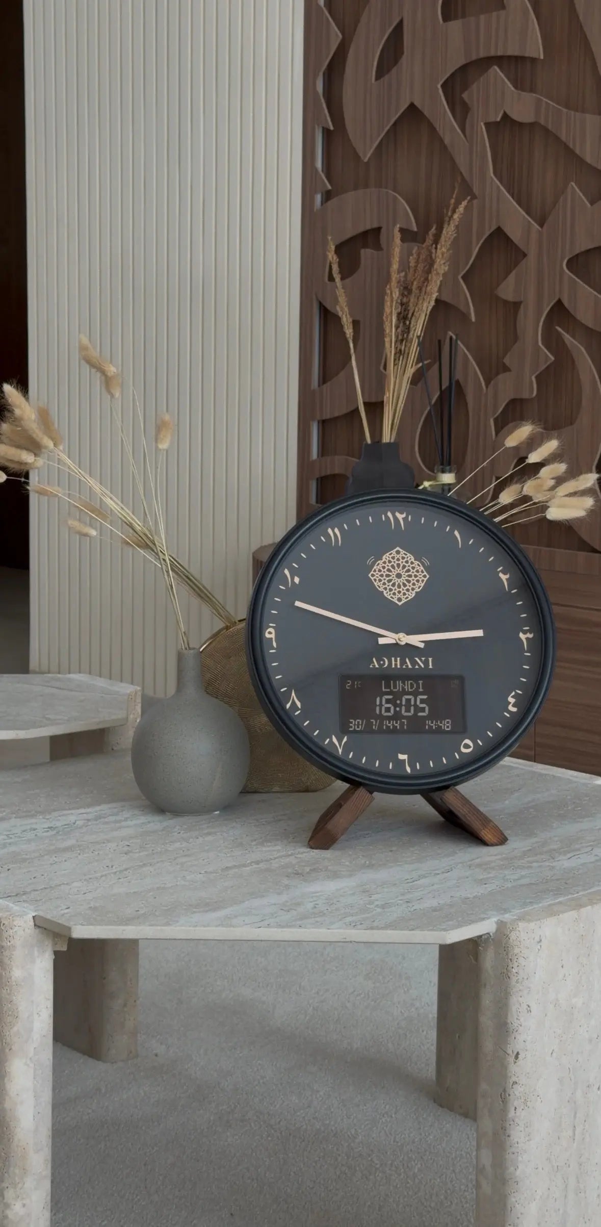 Horloge Adhan design moderne - Noire - Chiffres indiens