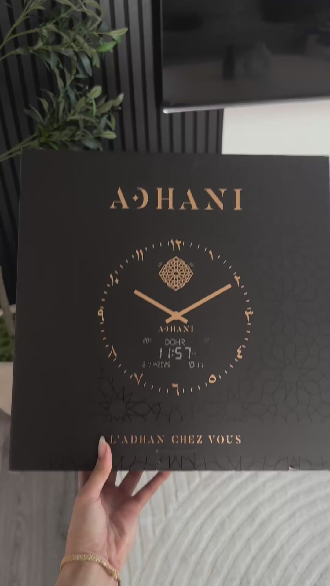 Horloge Adhan design moderne - Noire - Chiffres indiens